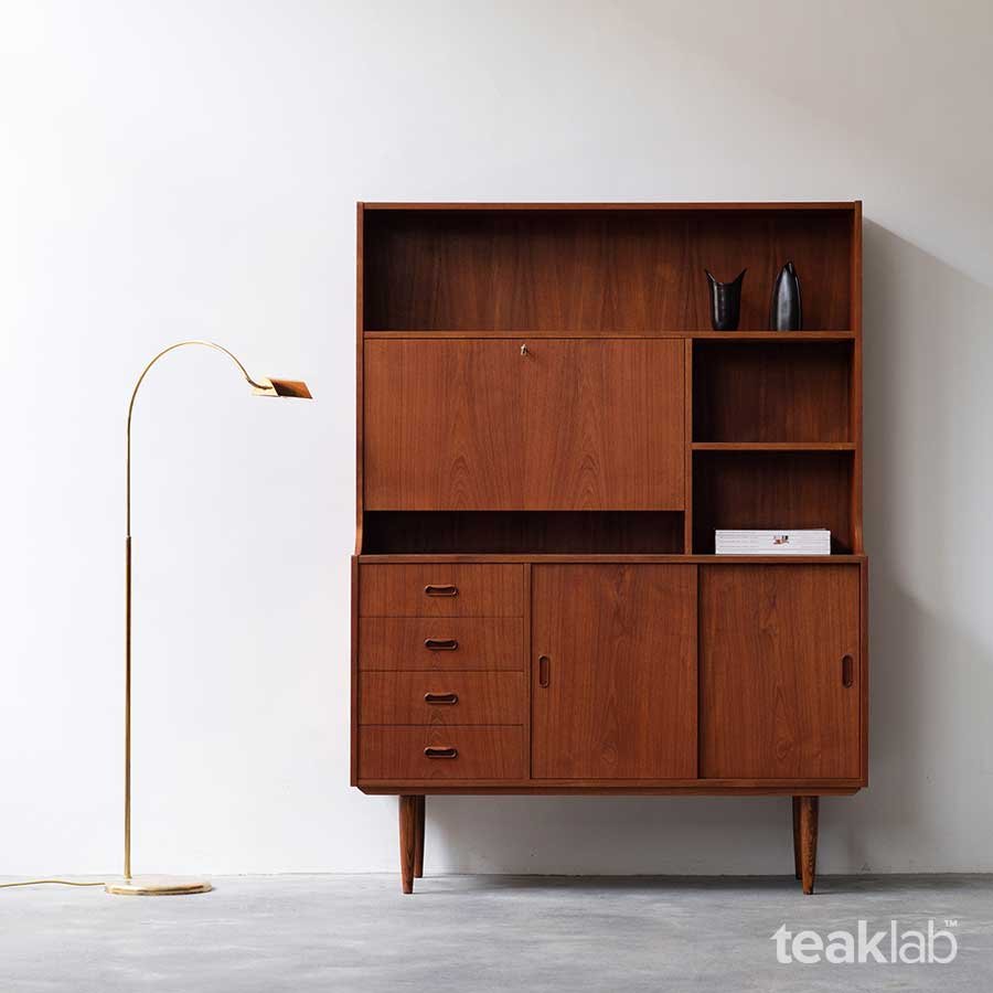 CoverNoden-Sep18-4 Danish Cabinet 18V9-723 - Image 1